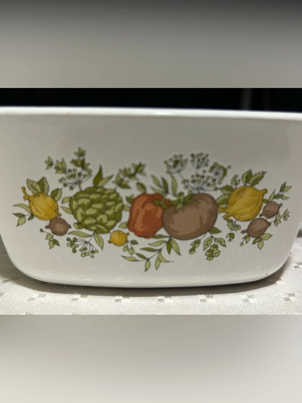 Corning Ware Vintage Spice of Life P-43-B 2 3/4  cup  Casserole W/ Plastic Lid